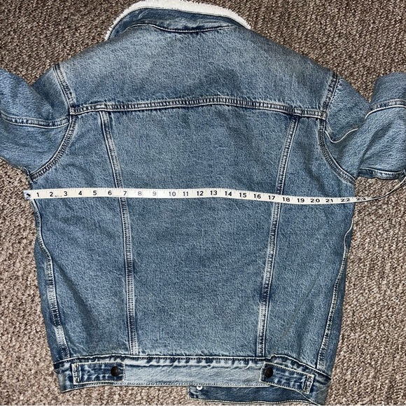 NWOT MENS LEVIS DENIM JACKET SHERPA LINED TRUCKER BLUE SIZE MEDIUM - Picture 5 of 9